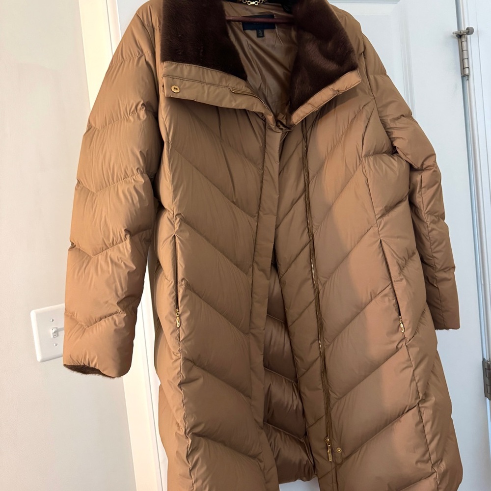 . Women's DNKY Quilted Coat - Picture 2 of 4